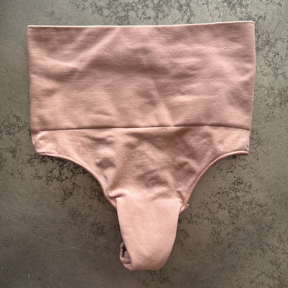 Skims core control thong